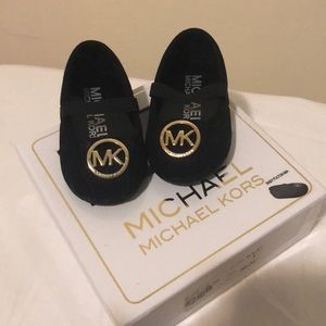Michael Kors infant shoe size 1c
